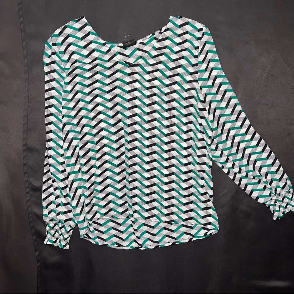 Women’s Worthington XL Geometric Print Long-Sleeve Top in White, Black & Green